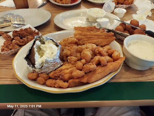Harbor Inn Seafood Restaurant photo 9